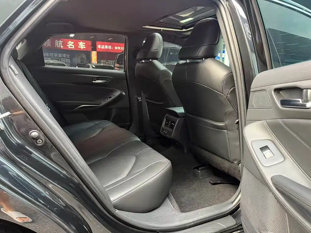 Toyota Avalon — миниатюра 9