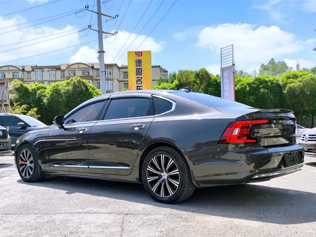 Volvo S90 2021 B5 Luxury