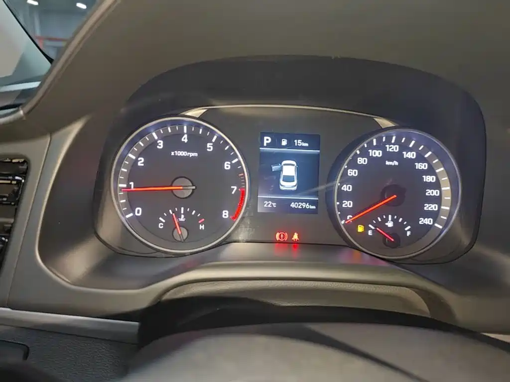 Hyundai Elantra — миниатюра 12