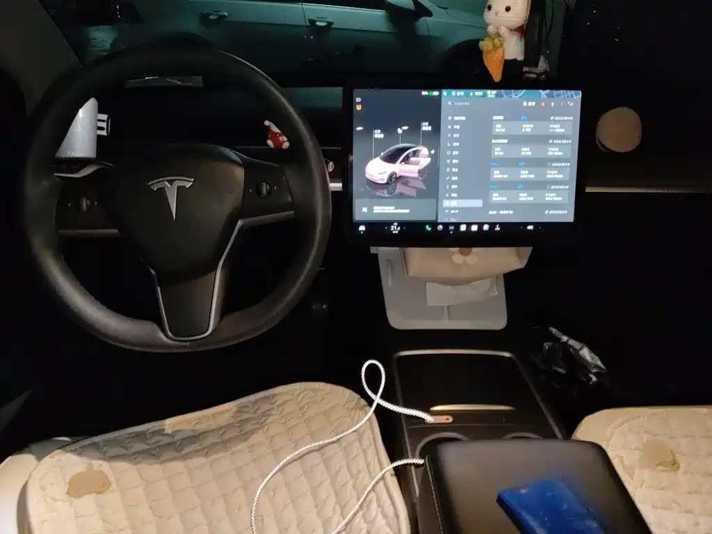 Tesla Model 3 — миниатюра 5