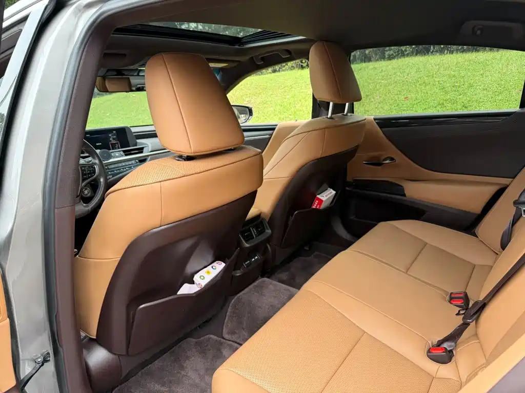 Lexus ES — миниатюра 11