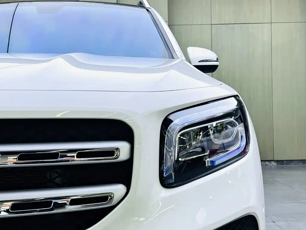 Mercedes-Benz GLB — миниатюра 7