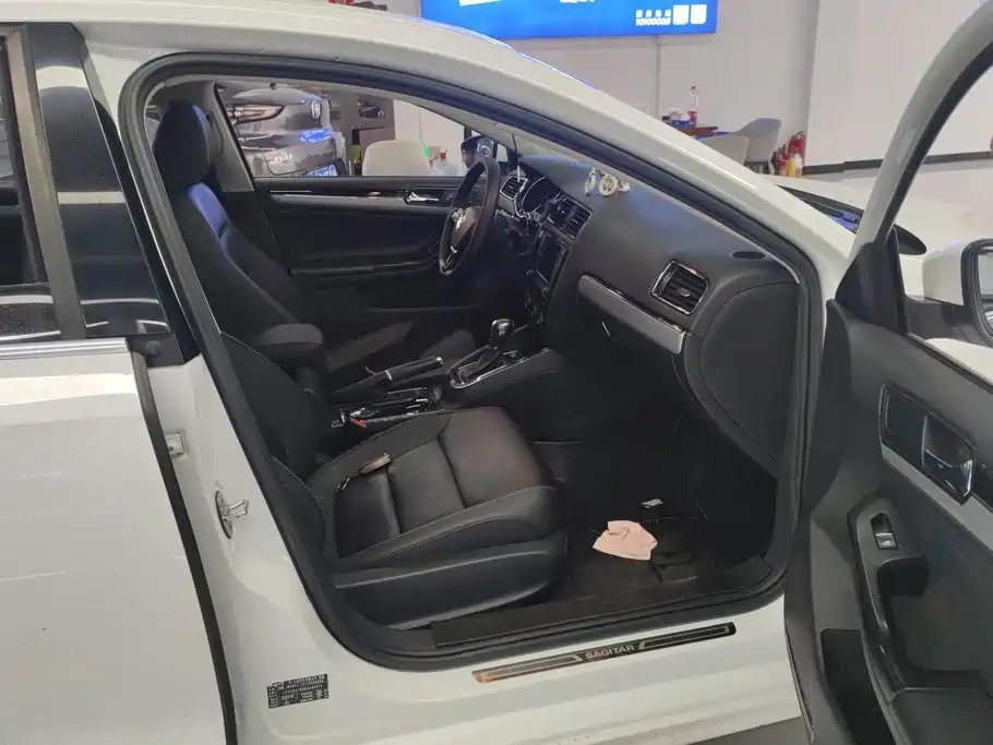 Volkswagen Sagitar — миниатюра 8