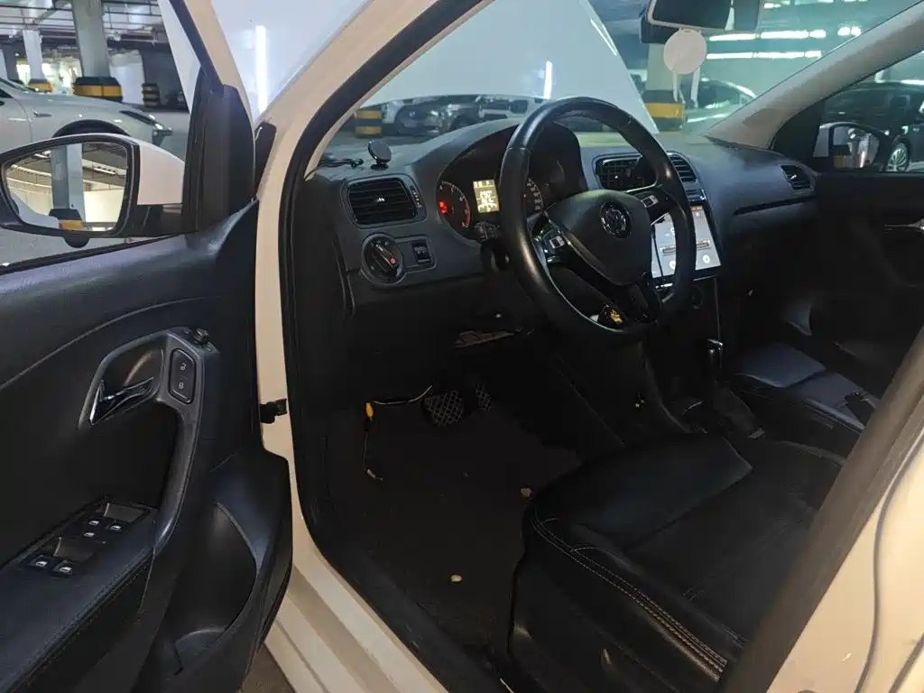 Volkswagen Polo — миниатюра 12