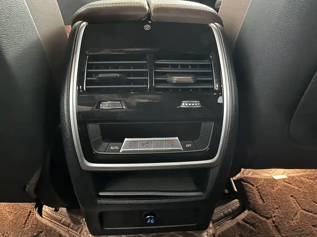 BMW X5 (Import) — миниатюра 11