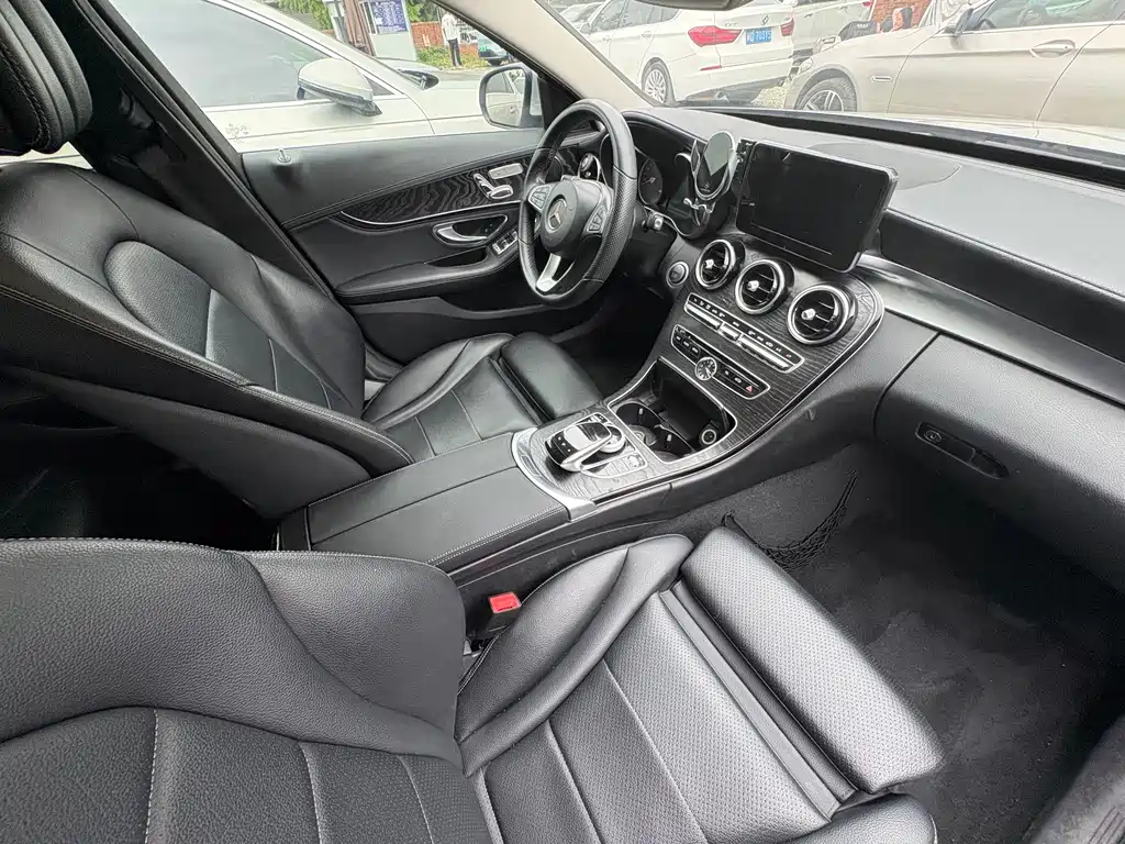 Mercedes-Benz C-Class — миниатюра 17