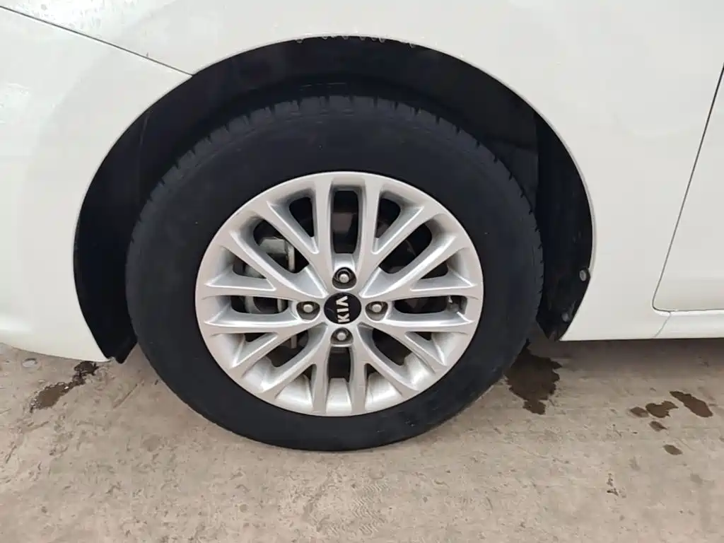 Kia K2 — миниатюра 23