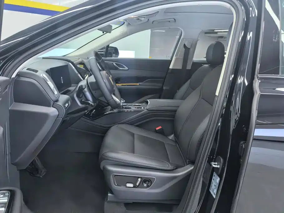 Hongqi Hongqi HS3 PHEV — миниатюра 9