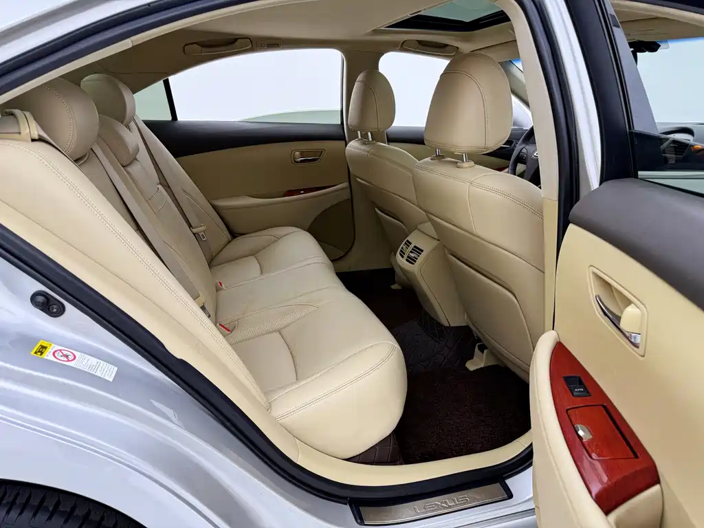 Lexus ES — миниатюра 28