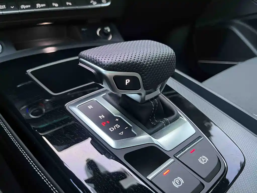 Audi Q5L Sportback — миниатюра 16