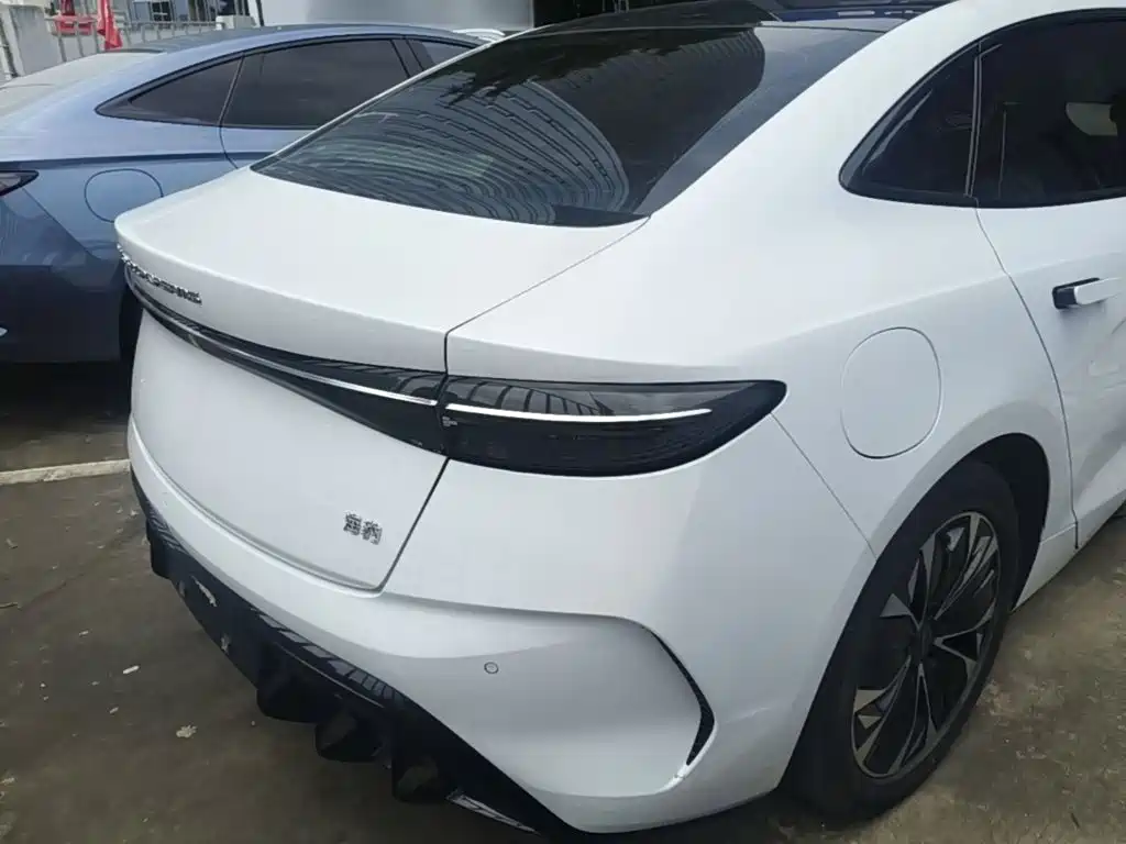 BYD Seal — миниатюра 7