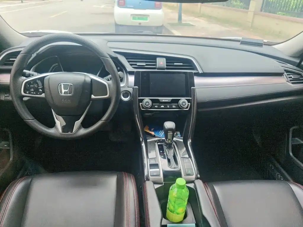 Honda Civic — миниатюра 13