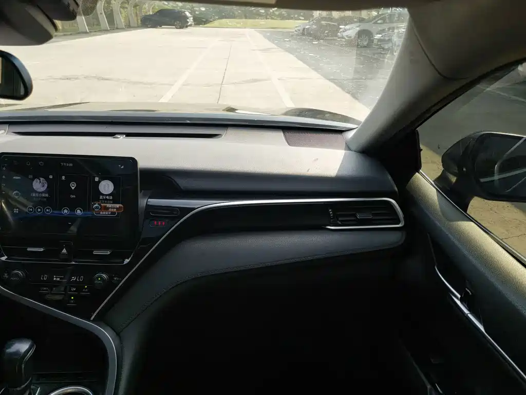 Toyota Camry — миниатюра 18