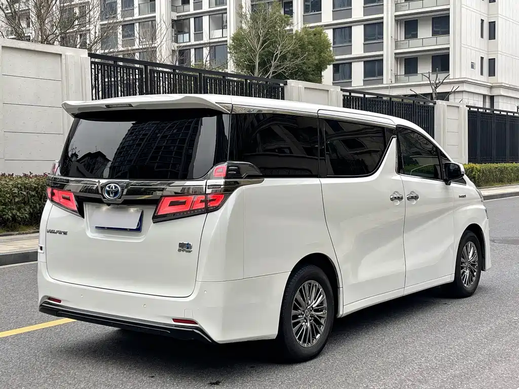 Toyota Vellfire 2019 2.5L HV Luxury
