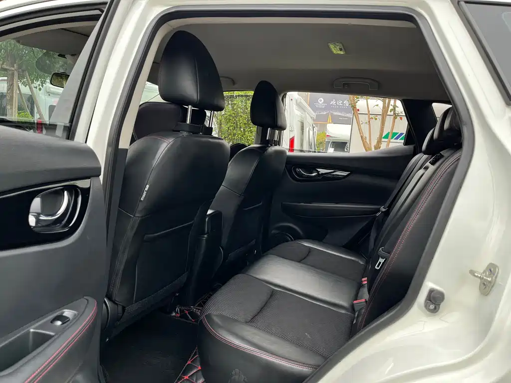 Nissan Qashqai — миниатюра 14