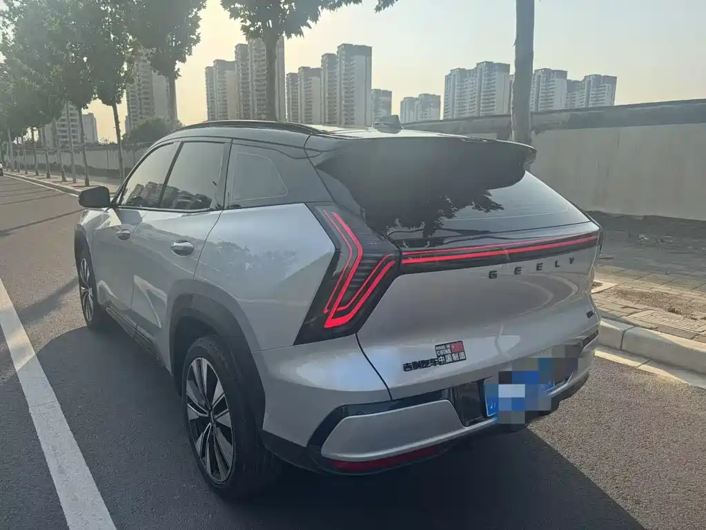 Geely Boyue L L 2025 1.5TD DCT