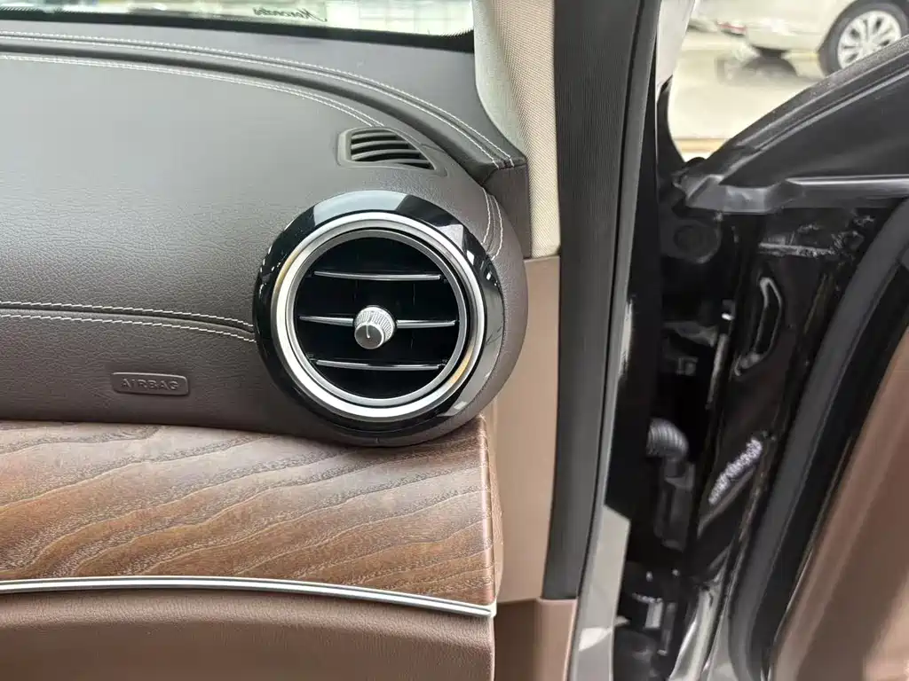 Mercedes-Benz E-Class — миниатюра 17
