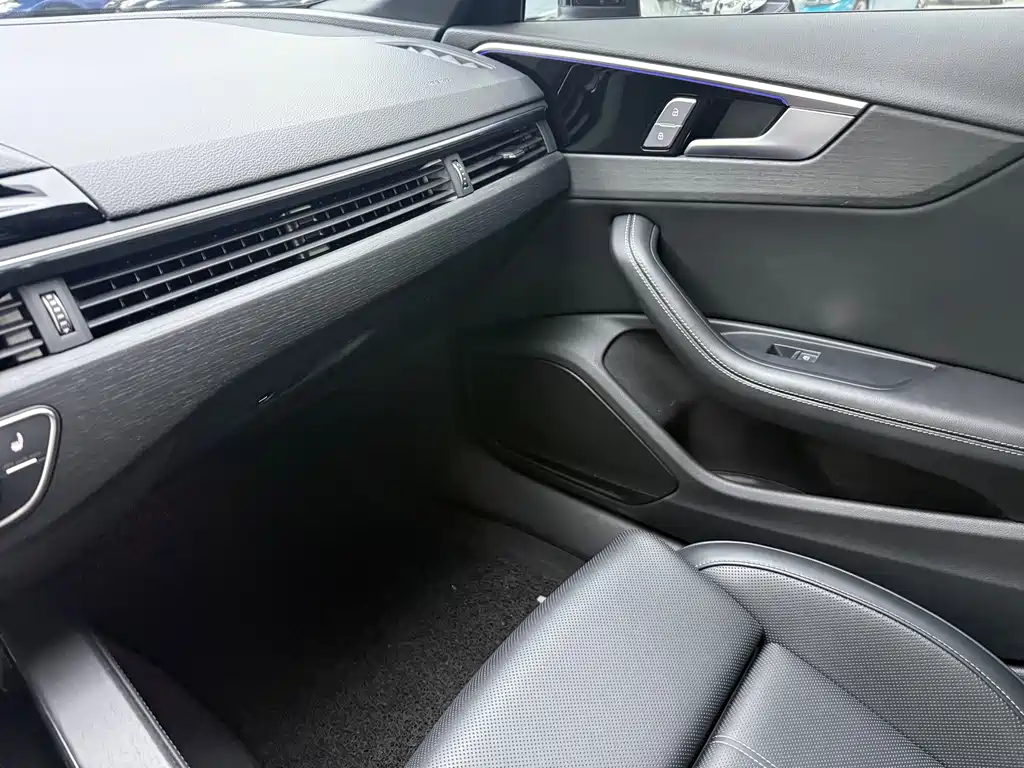 Audi A4L — миниатюра 10