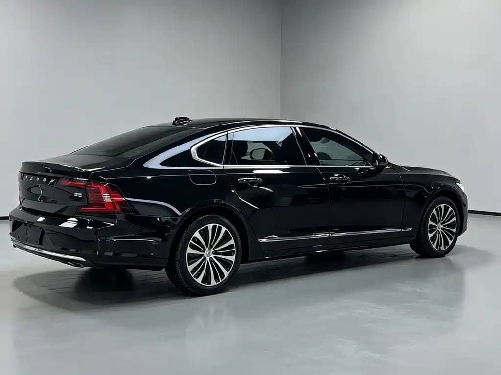 Volvo S90 — миниатюра 9