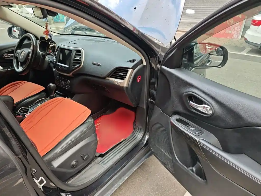 Jeep Cherokee — миниатюра 18