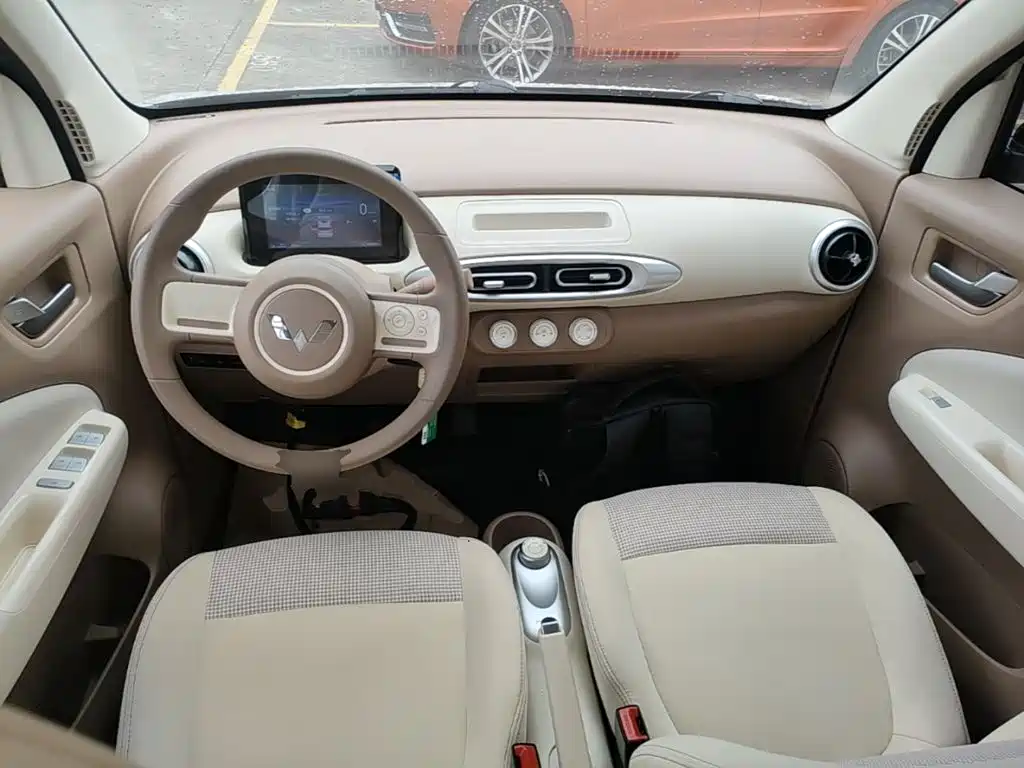 Wuling MINIEV — миниатюра 10