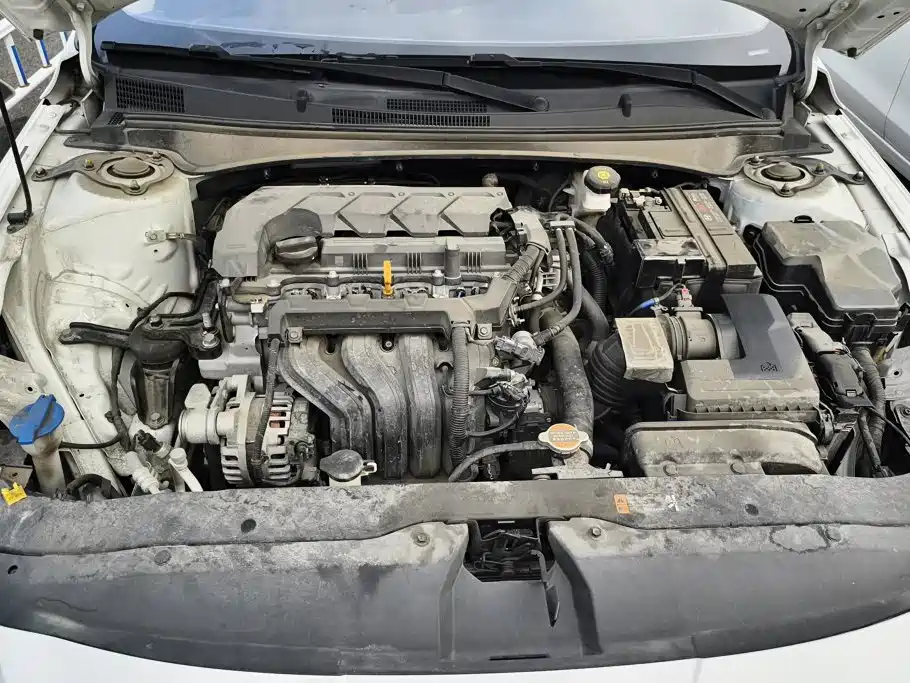 Hyundai Elantra — миниатюра 10