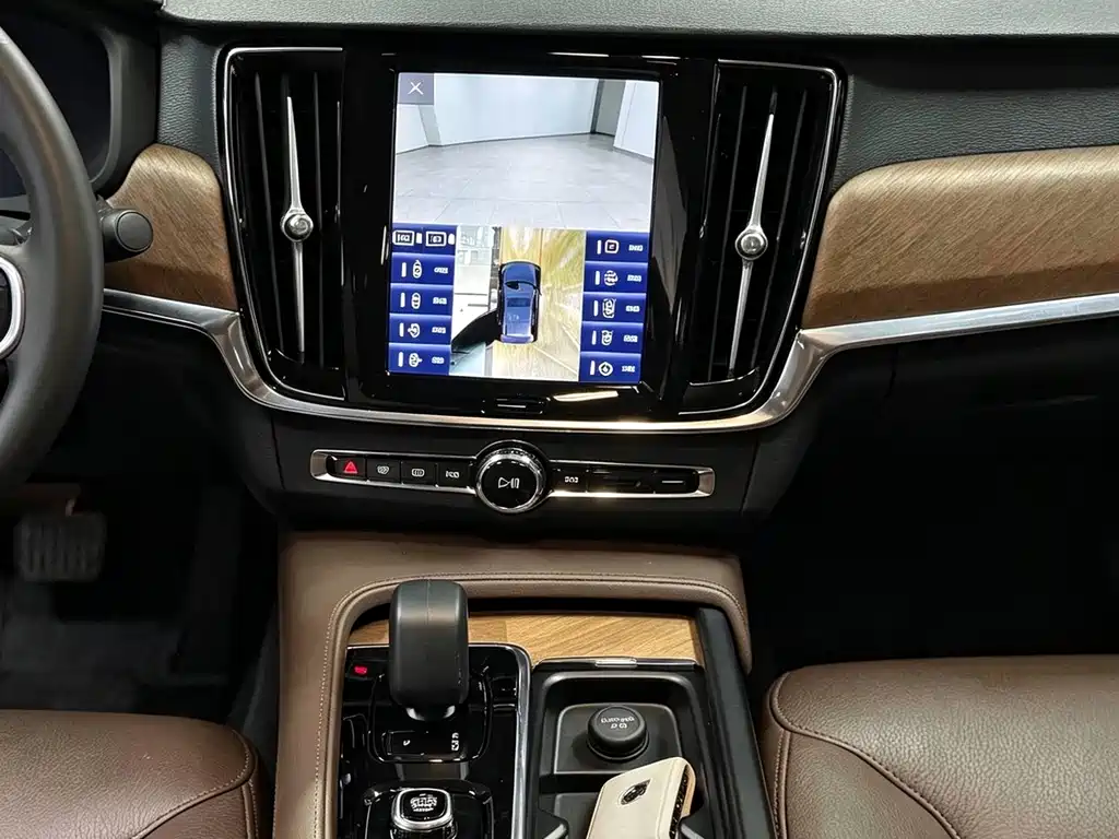 Volvo S90 — миниатюра 5