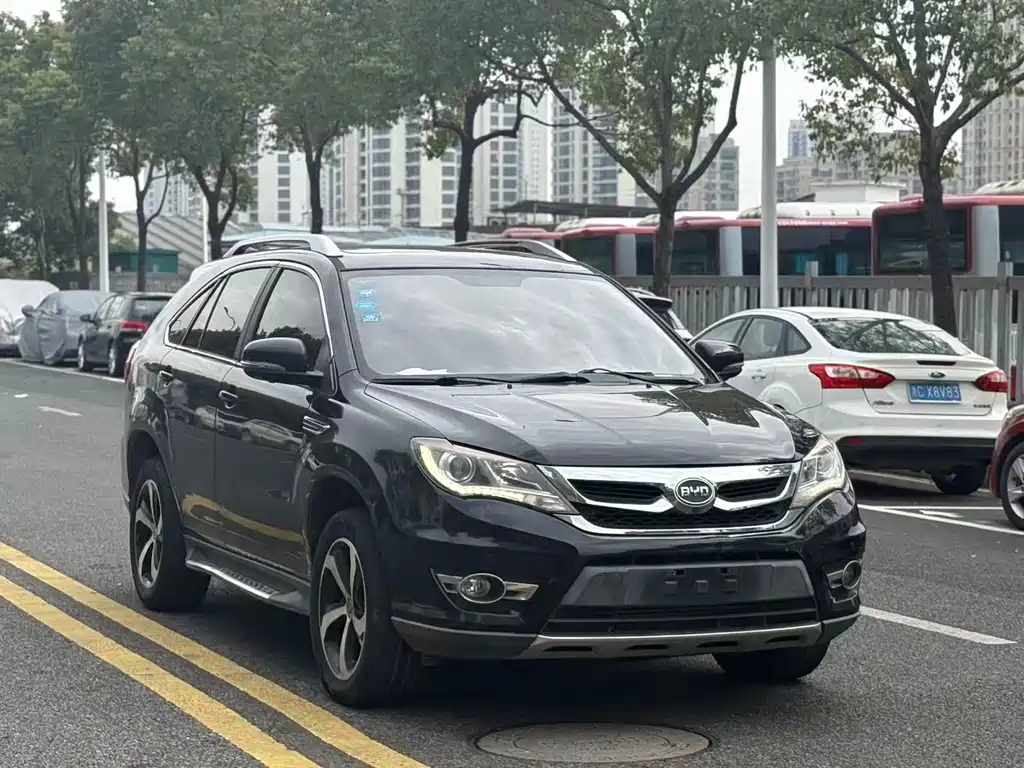 BYD S7
