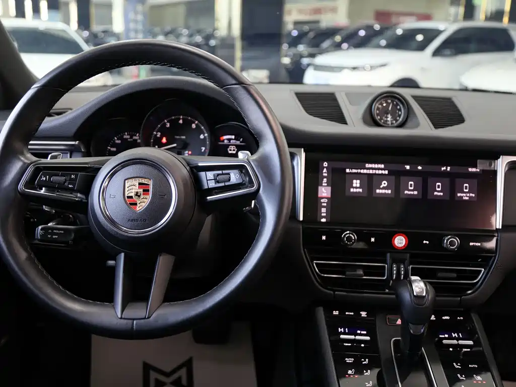 Porsche Macan — миниатюра 12