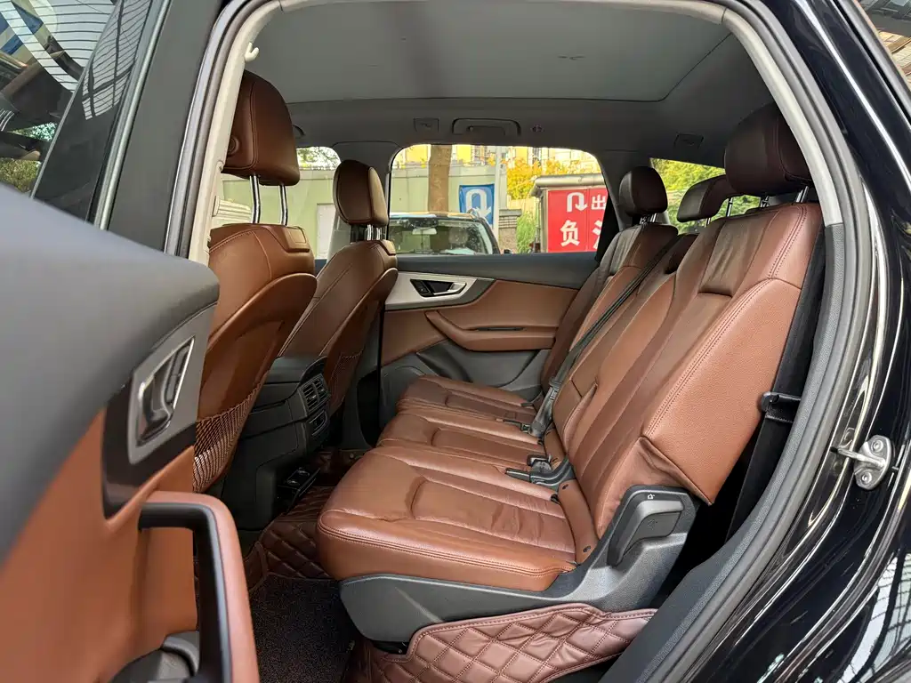 Audi Q7 — миниатюра 8