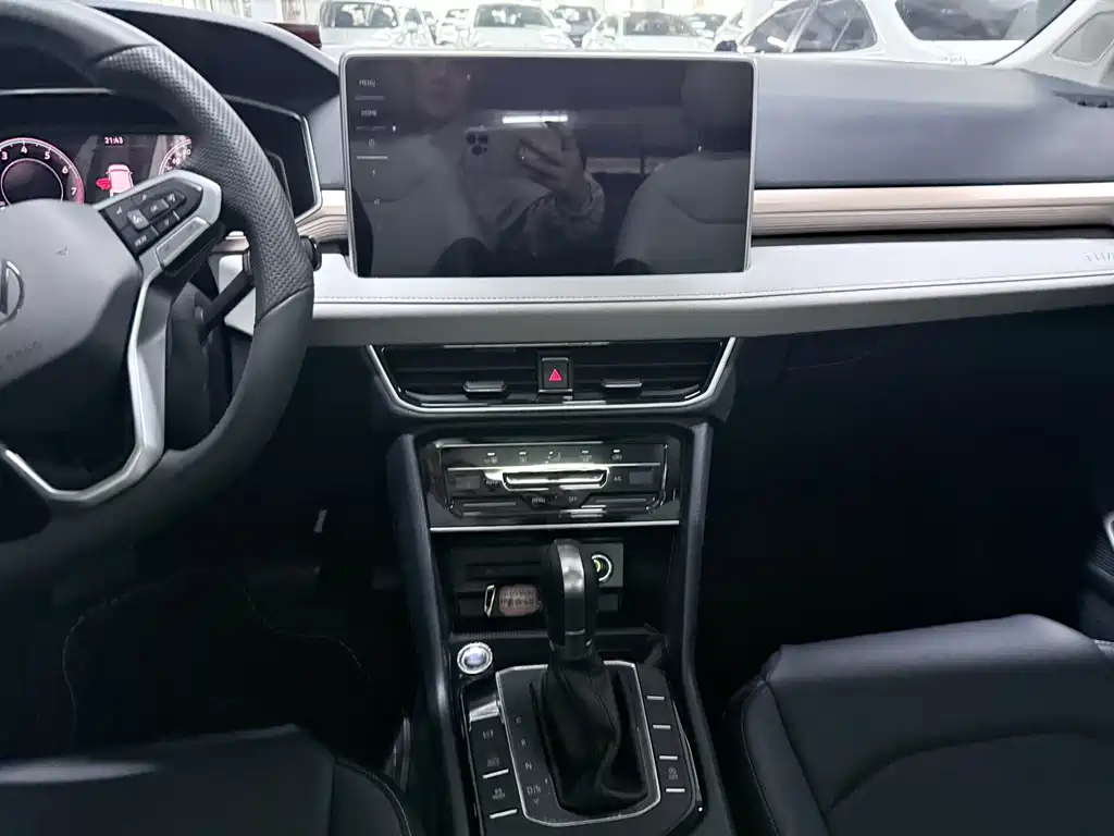 Volkswagen Tharu — миниатюра 14