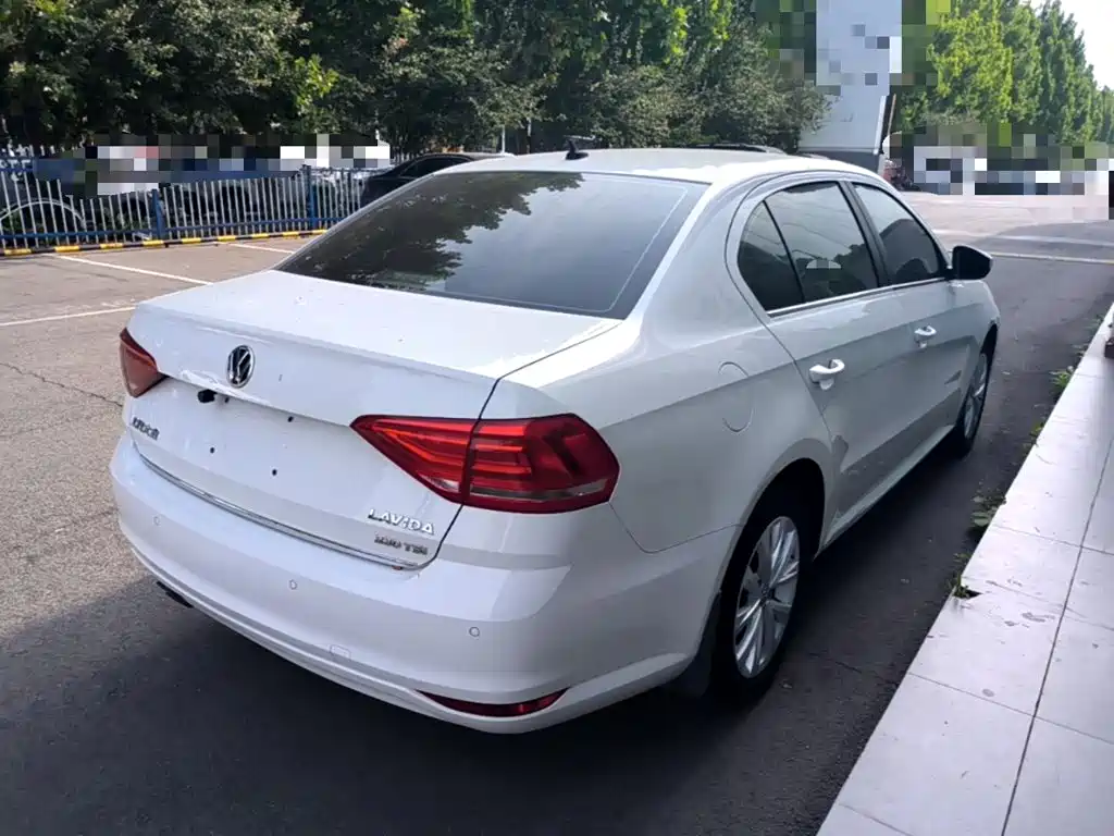 Volkswagen Lavida — миниатюра 7