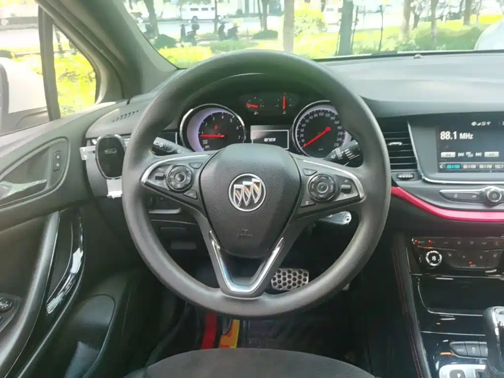 Buick Verano — миниатюра 15
