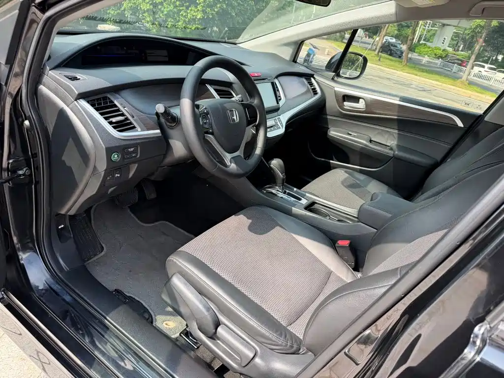Honda Jade — миниатюра 10