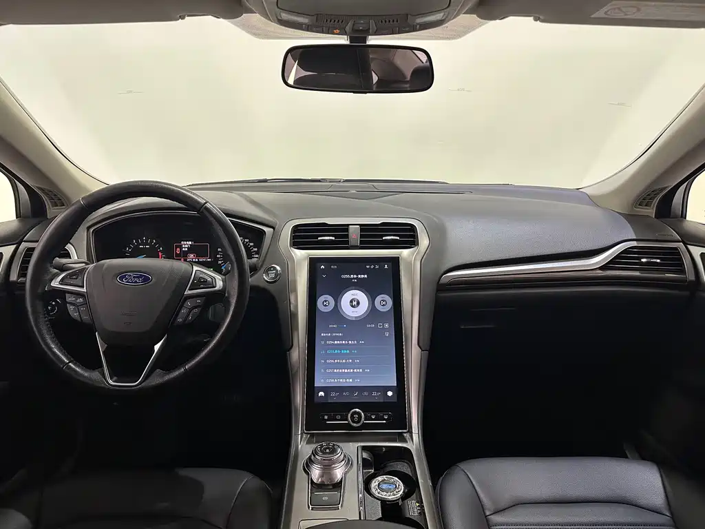 Ford Mondeo — миниатюра 7