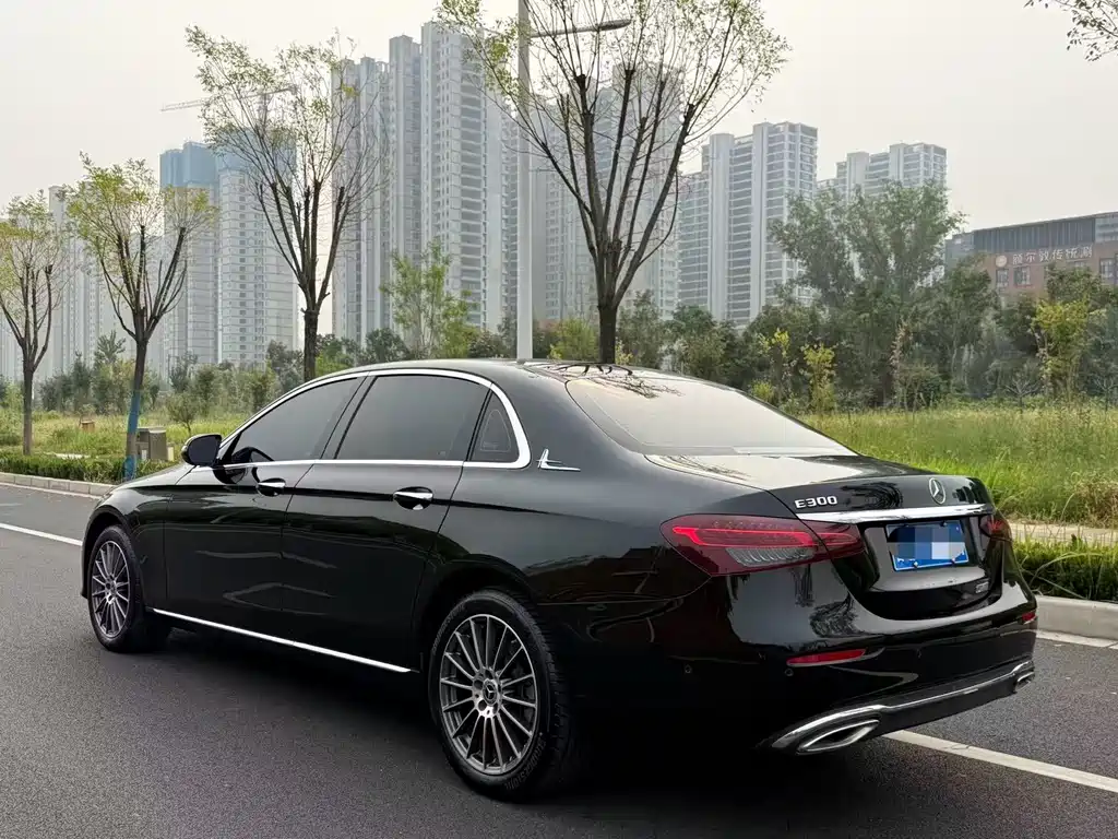 Mercedes-Benz E-Class — миниатюра 24