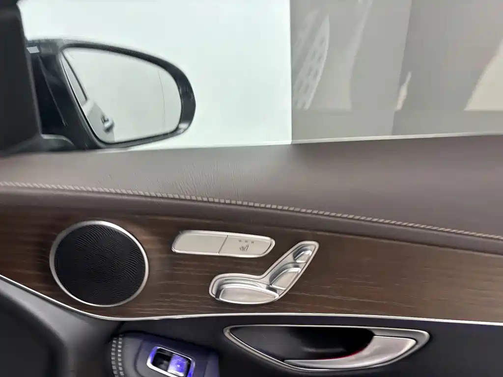 Mercedes-Benz GLC — миниатюра 24