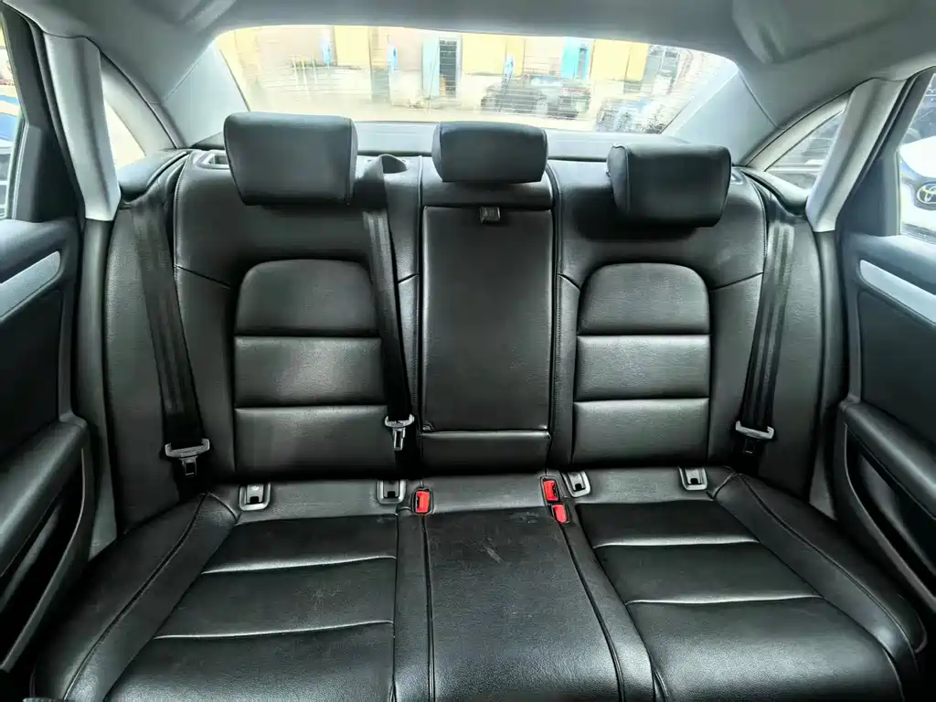 Audi A4L — миниатюра 16