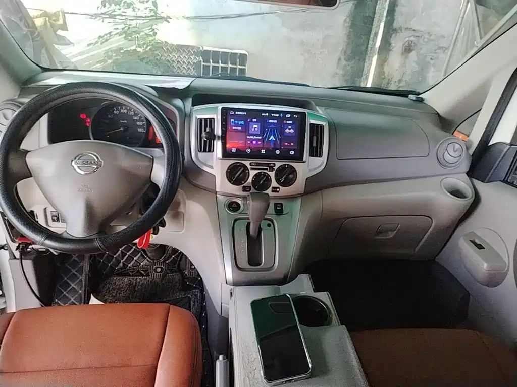 Nissan NV200 — миниатюра 10