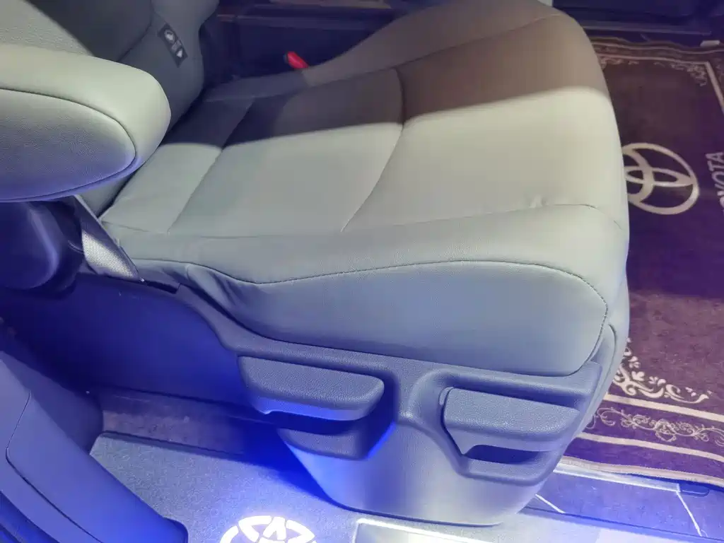 Toyota Granvia — миниатюра 19