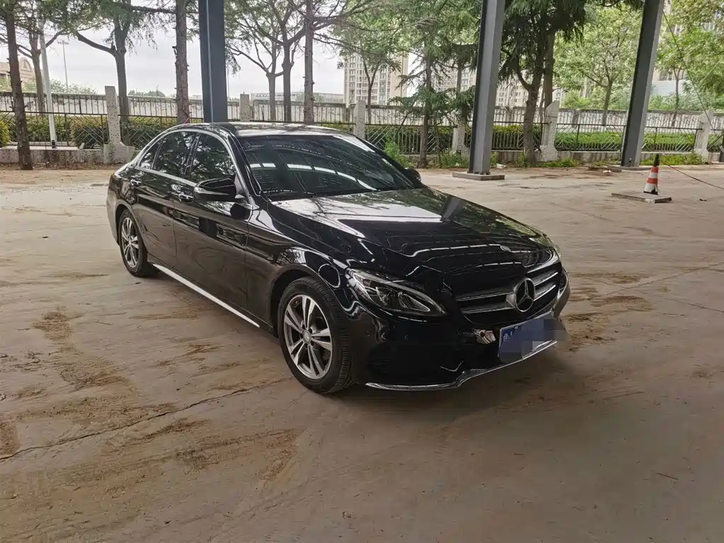 Mercedes-Benz C-Class — миниатюра 2