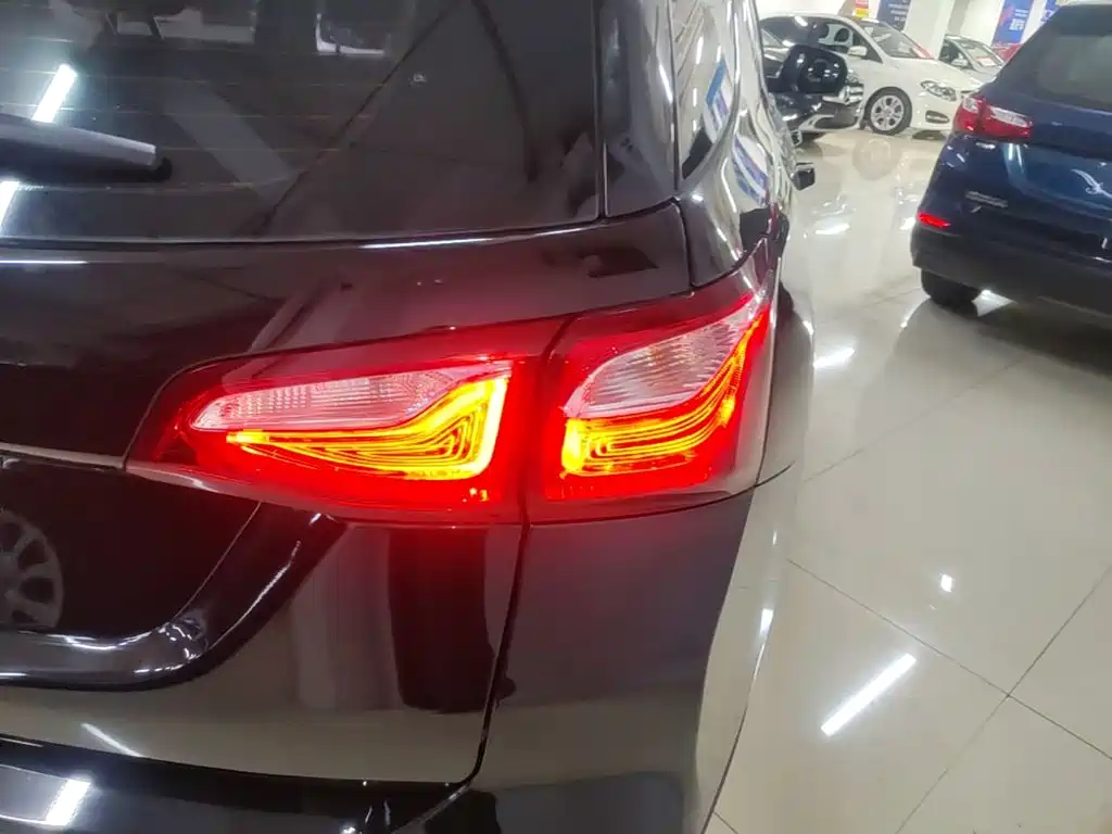 Chevrolet Equinox — миниатюра 8