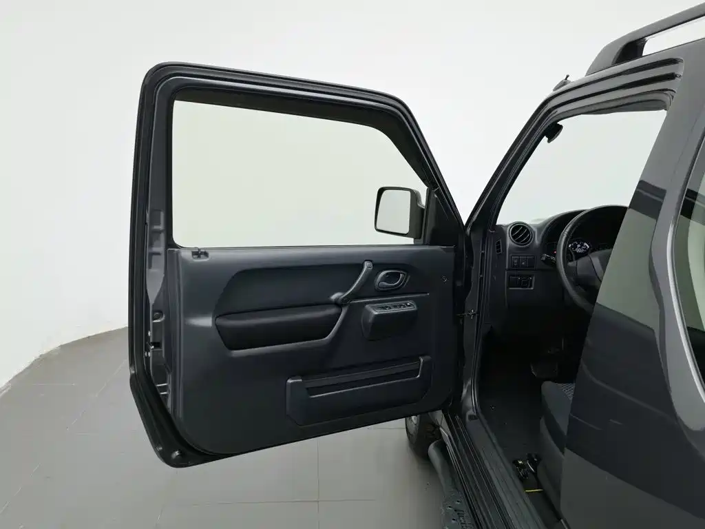 Suzuki Jimny — миниатюра 8