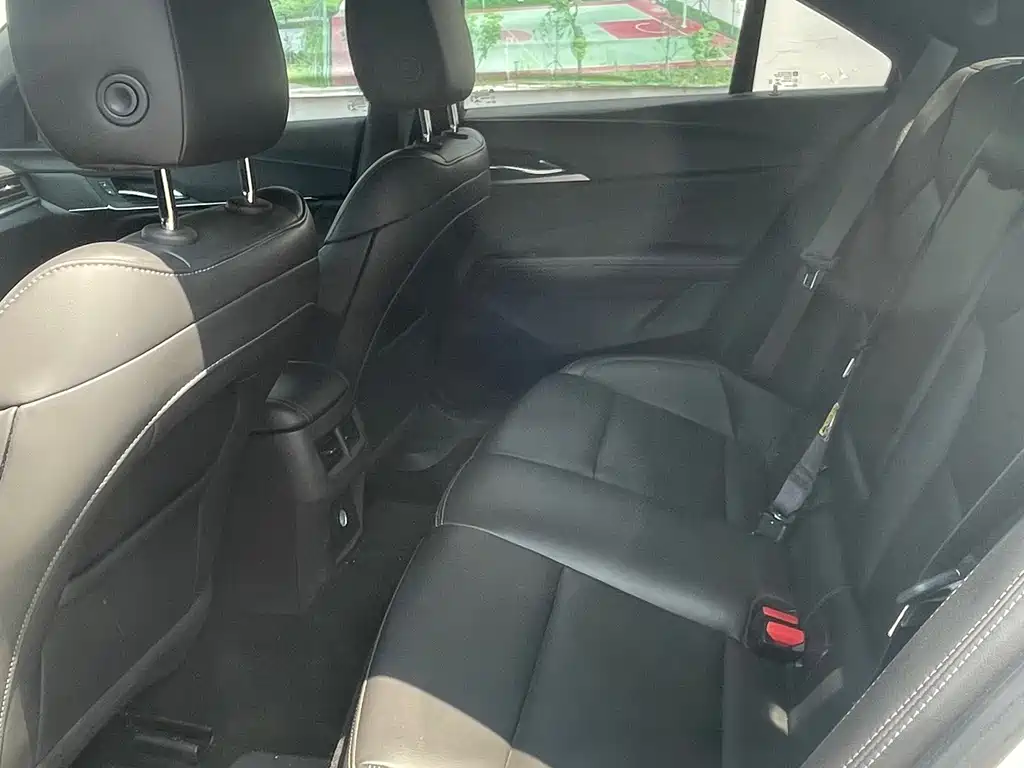 Cadillac CT4 — миниатюра 5