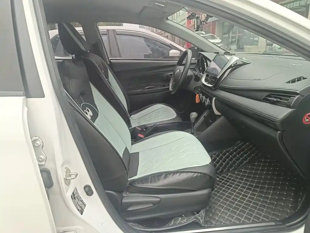 Toyota Yaris L — миниатюра 25