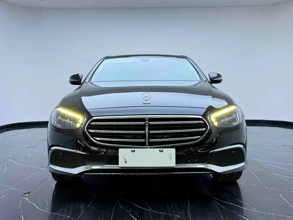 Mercedes-Benz E-Class — миниатюра 2