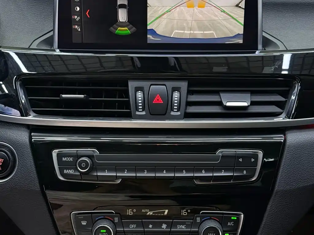 BMW X2 — миниатюра 10