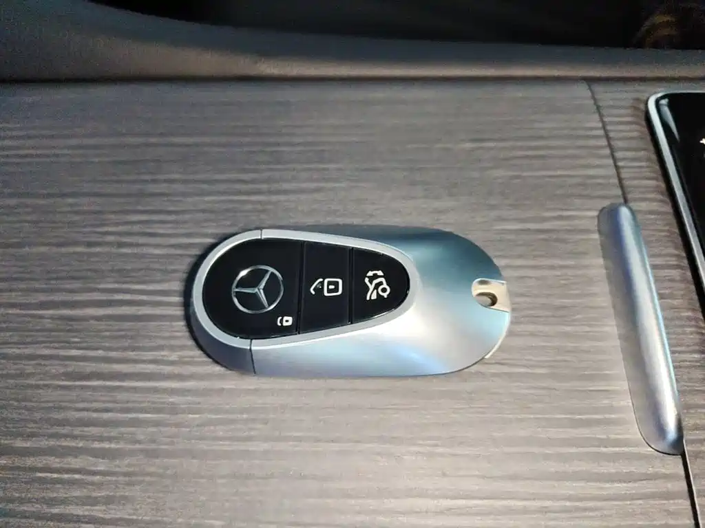 Mercedes-Benz EQS — миниатюра 13