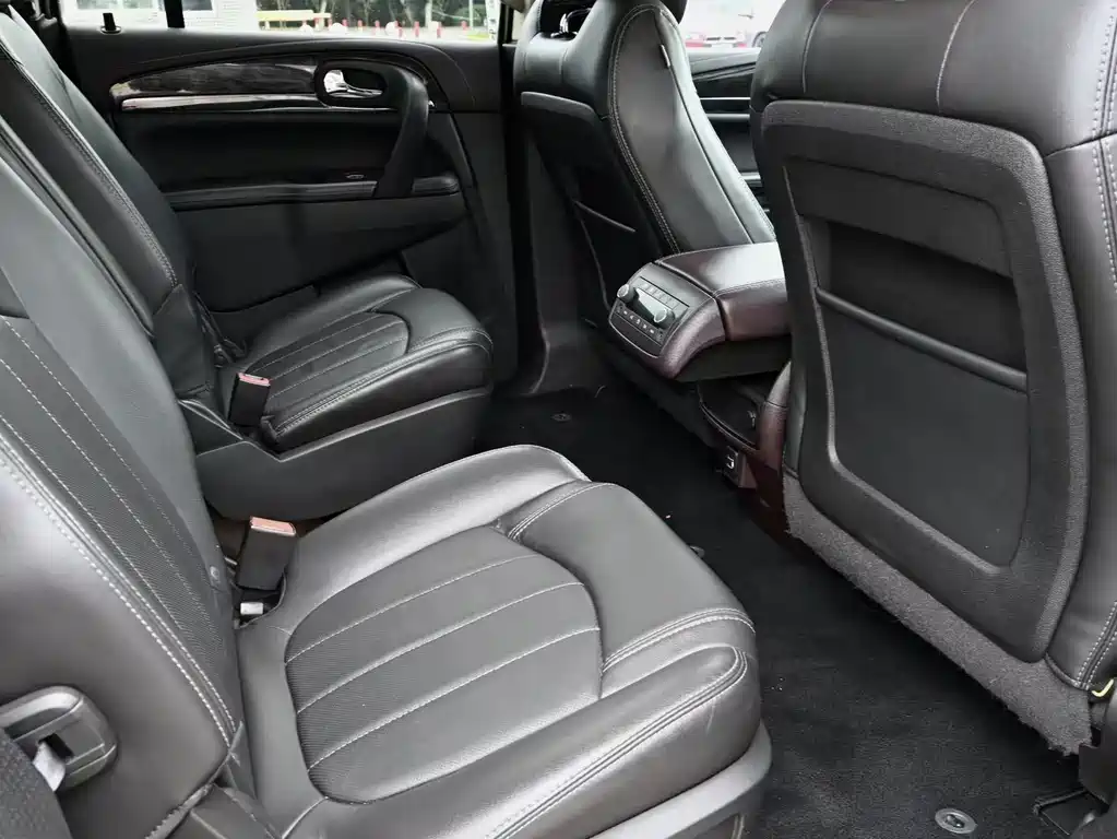 Buick Enclave — миниатюра 9