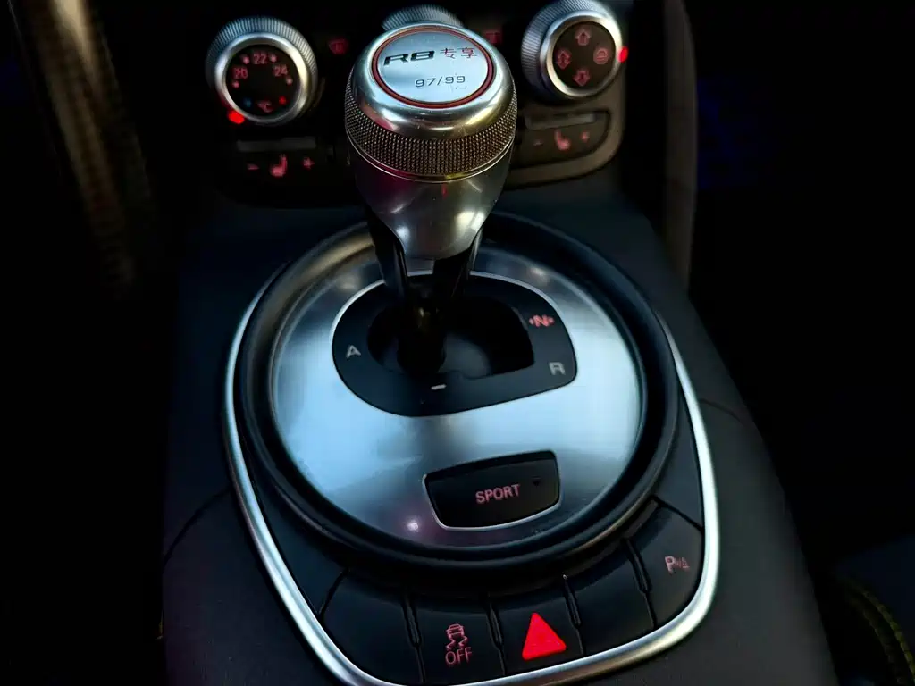 Audi R8 — миниатюра 9